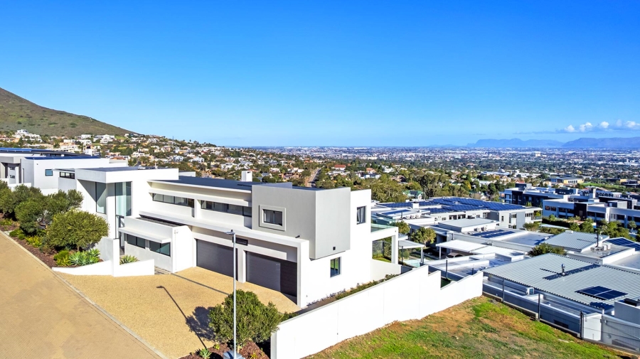 5 Bedroom Property for Sale in Baronetcy Estate Western Cape